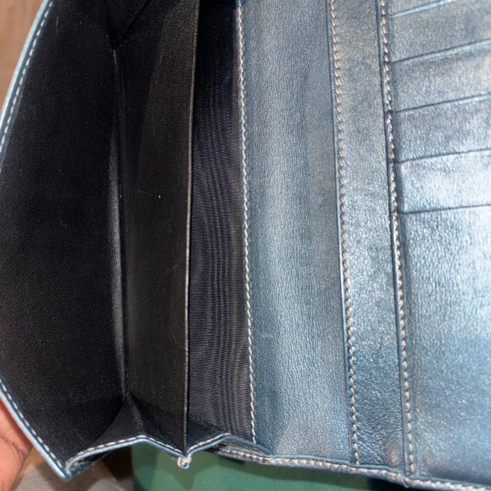 Gucci Blue Clutch with Iconic GG Monogram and Gold Hardware - Picture 7 of 10